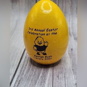 2001 George Bush Library Easter Egg Wooden howdy yellow